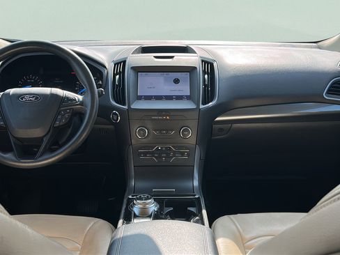 Used 2020 Ford Edge SE FWD image 14