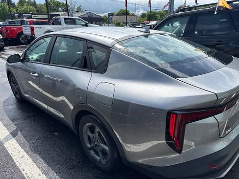 Used 2025 Kia K4 FWD image 8