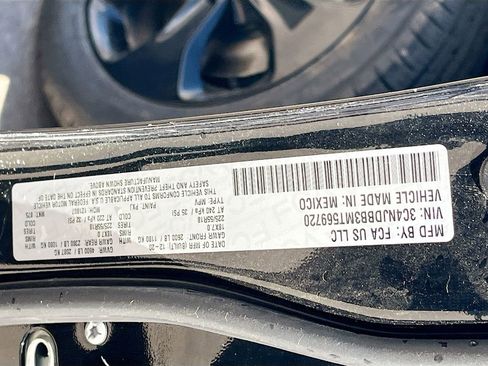 Used 2021 Jeep Compass Latitude AWD/4WD image 30