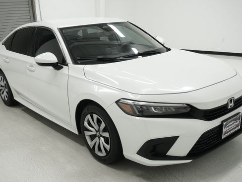 Used 2023 Honda Civic LX image 3