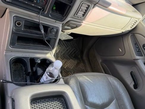 Used 2005 GMC Sierra 1500 SLT w/ Light Duty Power Package image 16