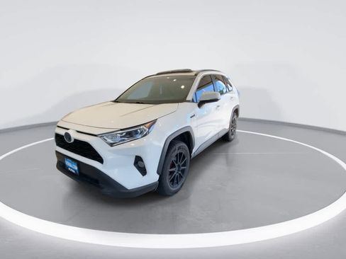 Used 2019 Toyota RAV4 XLE w/ Convenience Package AWD/4WD image 4