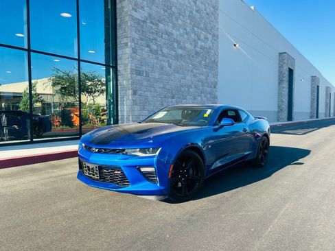 Used 2017 Chevrolet Camaro SS RWD image 5