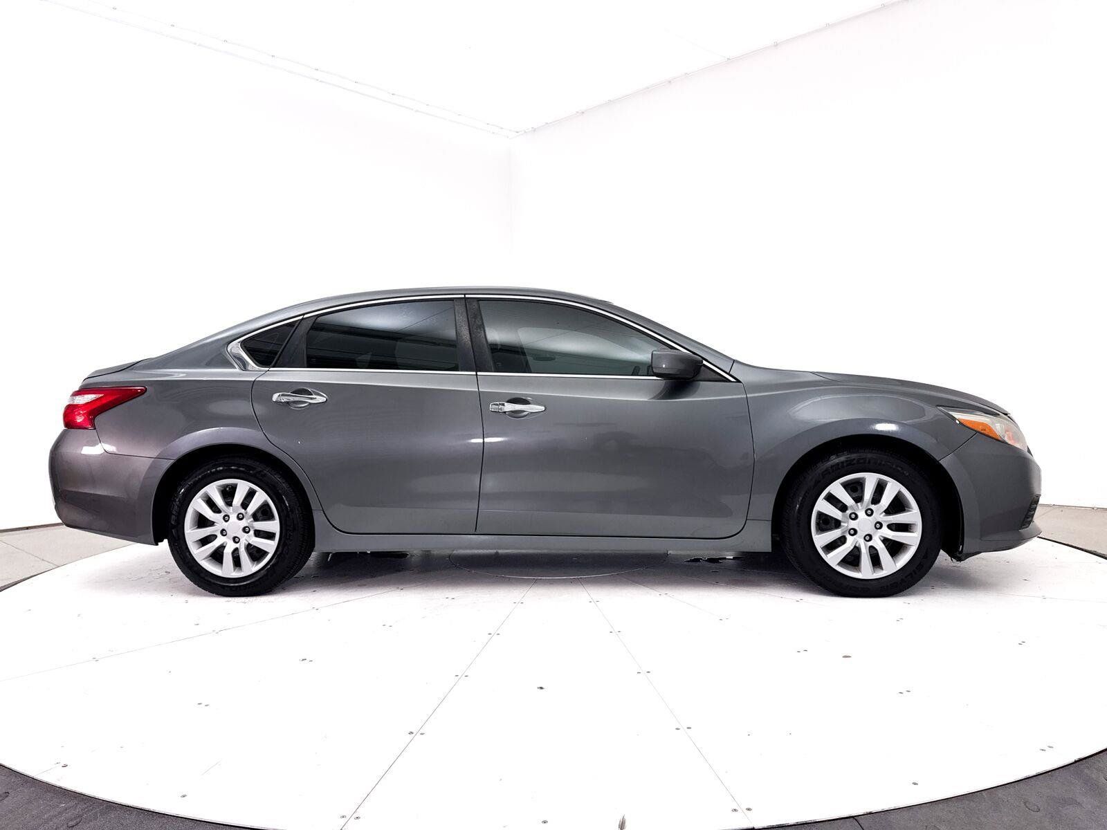 Used 2017 Nissan Altima 2.5 S w/ Power Driver Seat Package FWD image 32