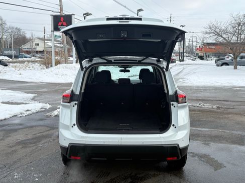 Used 2024 Nissan Rogue SV image 29