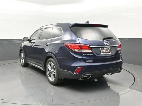 Used 2018 Hyundai Santa Fe Limited image 3