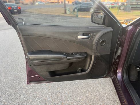 Used 2020 Dodge Charger SXT w/ Blacktop Package image 21