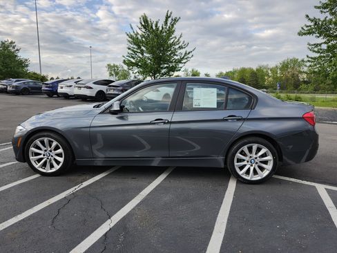 Used 2018 BMW 320i xDrive Sedan w/ Convenience Package AWD/4WD image 14