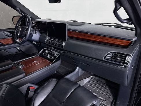 Used 2022 Lincoln Navigator L Reserve AWD/4WD image 32
