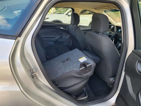 Used 2015 Ford Focus SE image 32
