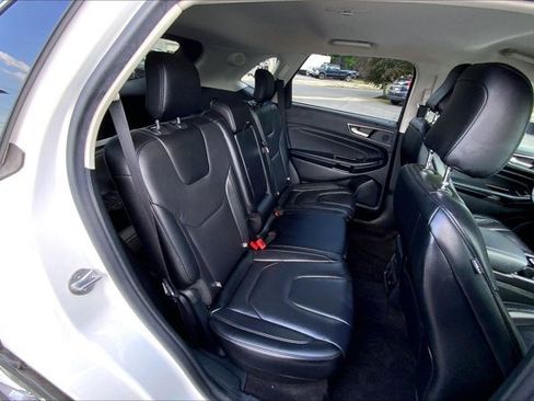 Used 2020 Ford Edge Titanium AWD/4WD image 25