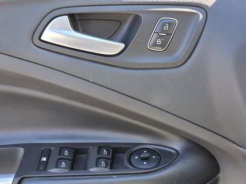 Used 2018 Ford Escape SE image 29