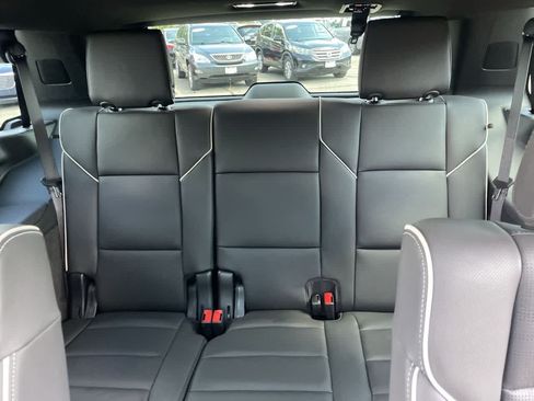 Used 2026 Cadillac Escalade Luxury w/ LPO, Floor Liner Package AWD/4WD image 19