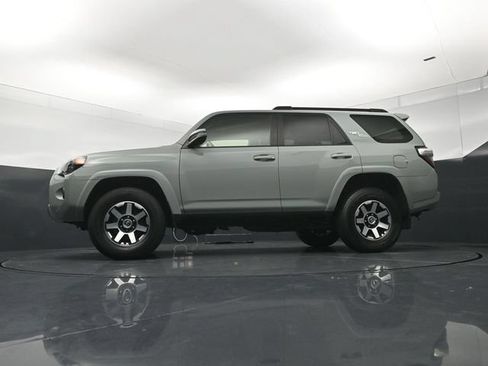 Used 2022 Toyota 4Runner TRD Off-Road Premium AWD/4WD image 21