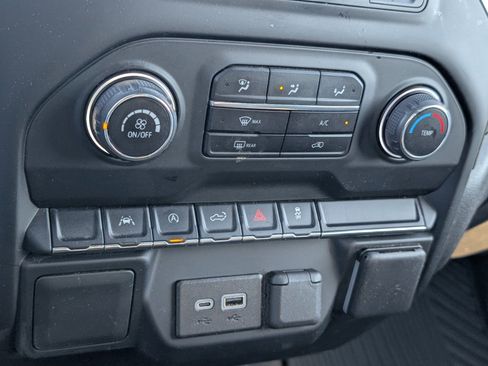 Used 2023 Chevrolet Silverado 1500 Custom w/ 2.7L Blackout Package image 13