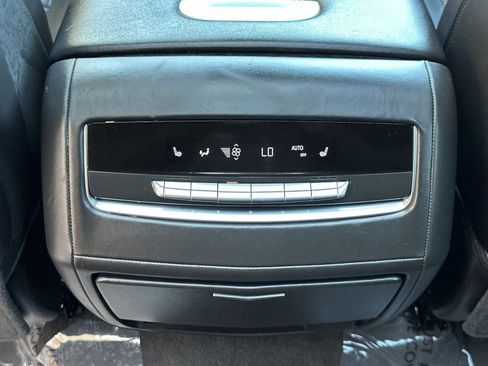 Used 2024 Cadillac Escalade ESV Premium Luxury Platinum AWD/4WD image 14