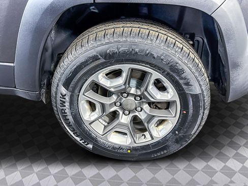 Used 2019 Jeep Cherokee Trailhawk w/ Cold Weather Group image 37