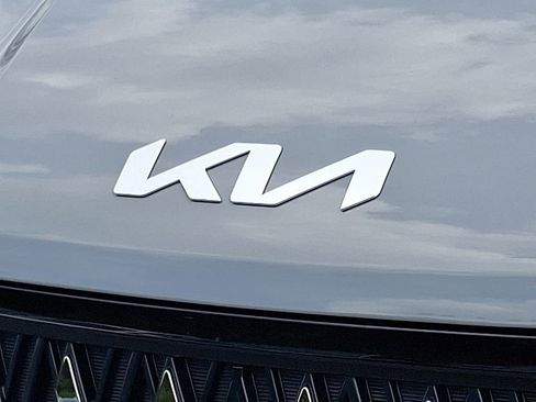 New 2026 Kia Carnival EX image 23