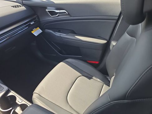 New 2026 Kia Sportage EX FWD image 16
