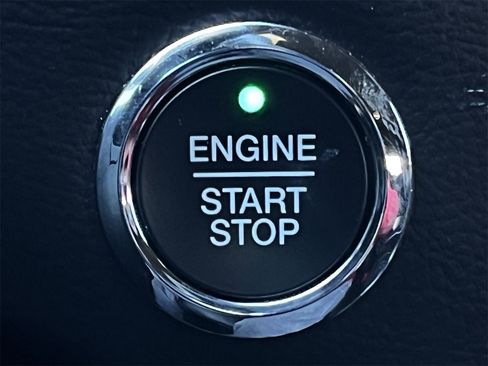 Used 2024 Ford Edge ST-Line image 19