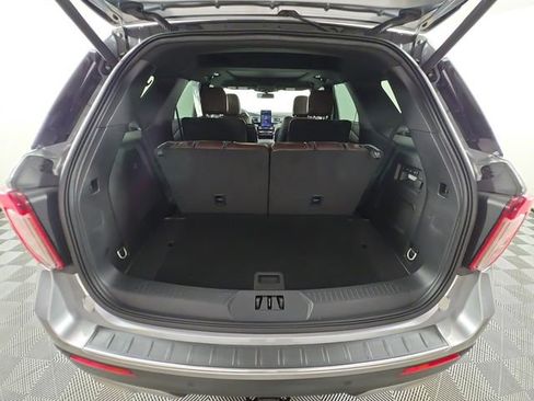 Used 2023 Ford Explorer Platinum w/ Technology Package image 17