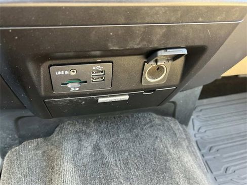 Used 2015 Ford F150 XLT w/ Equipment Group 302A Luxury image 29