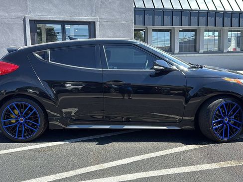 Used 2013 Hyundai Veloster Turbo w/ Ultimate Pkg FWD image 2