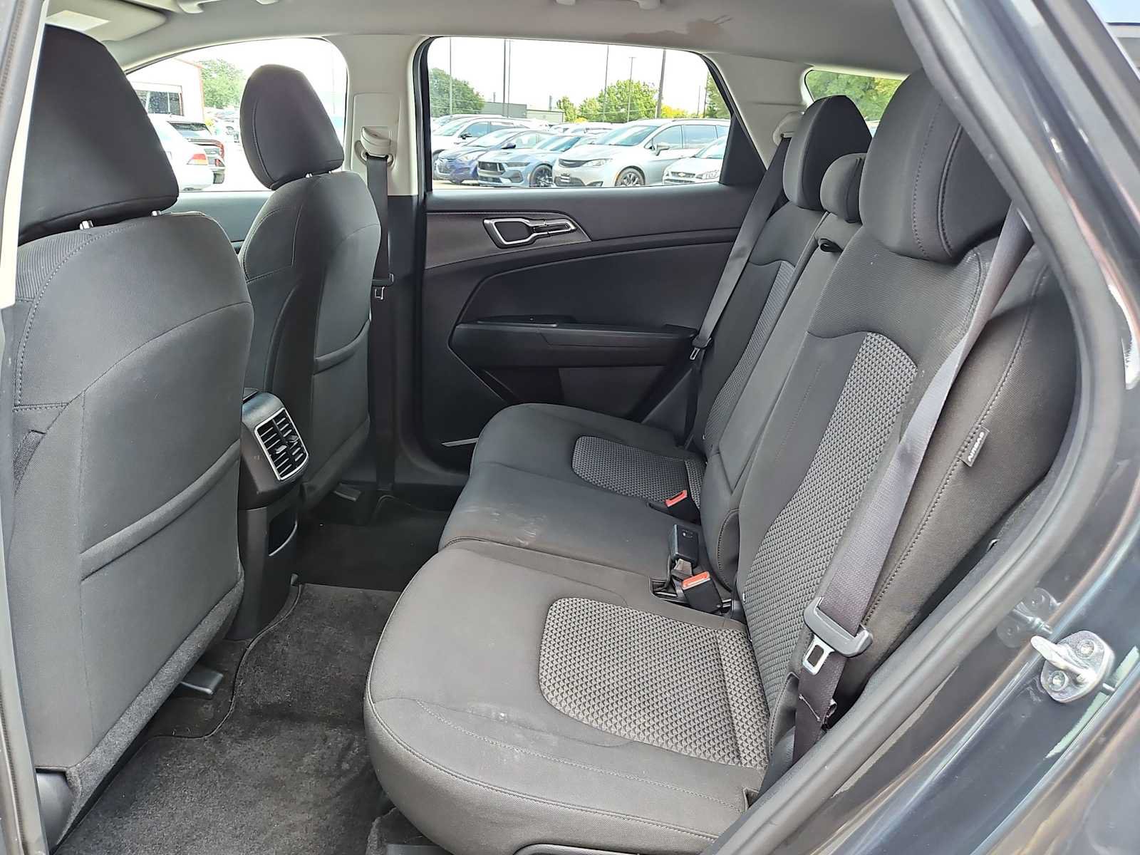 Used 2024 Kia Sportage LX FWD image 17