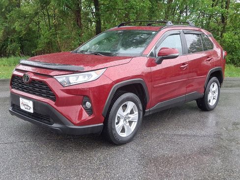 Used 2020 Toyota RAV4 XLE w/ Convenience Package AWD/4WD image 3