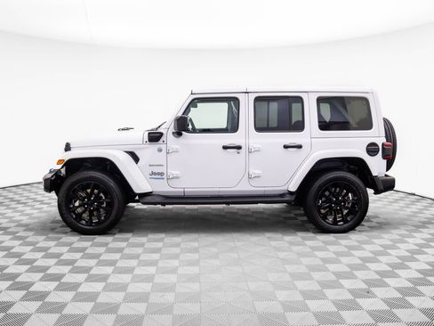 Used 2022 Jeep Wrangler Unlimited Sahara w/ Cold Weather Group image 5