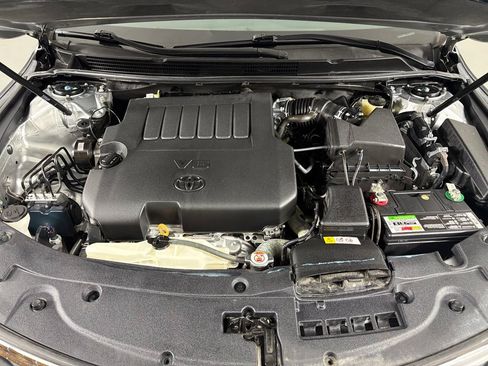 Used 2018 Toyota Avalon XLE w/ All Weather Liner Package FWD image 46