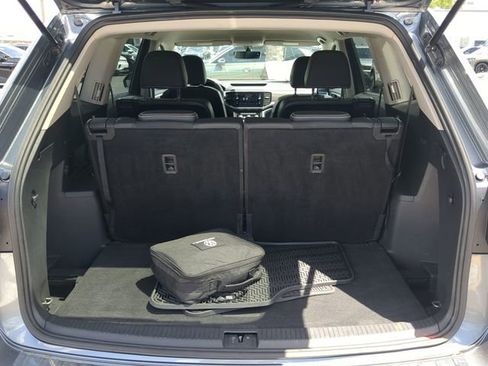 Certified 2022 Volkswagen Atlas SE image 9