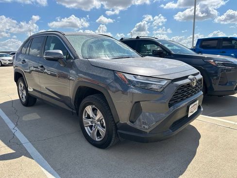 Used 2025 Toyota RAV4 XLE FWD image 2