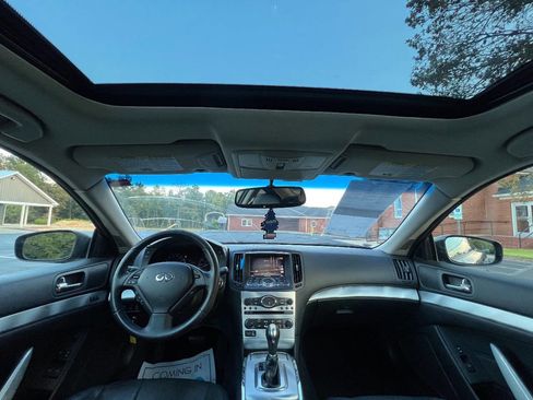 Used 2013 INFINITI G37 Journey w/ Premium Pkg image 15