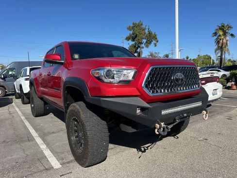 Used 2019 Toyota Tacoma TRD Off-Road w/ Technology Package image 2
