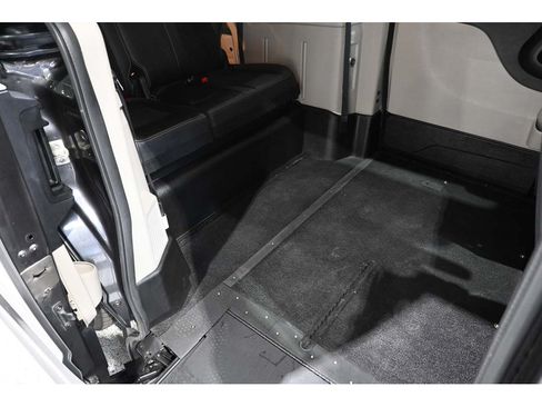 Used 2019 Dodge Grand Caravan SXT FWD image 18