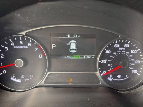 Used 2018 Kia Soul + FWD image 11