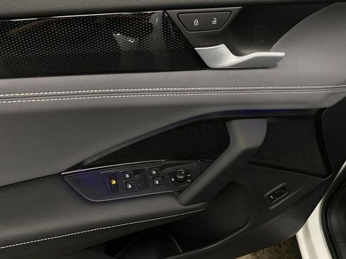 New 2025 Volkswagen Tiguan SE image 28