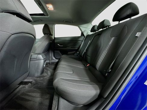 Used 2024 Hyundai Elantra SEL w/ Convenience Package image 27