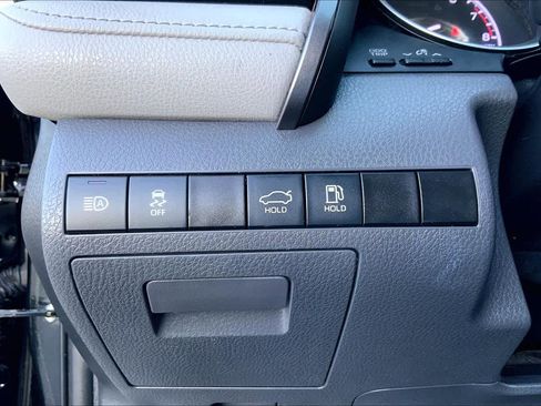Used 2022 Toyota Camry LE image 33