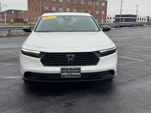 Certified 2025 Honda Accord SE image 9