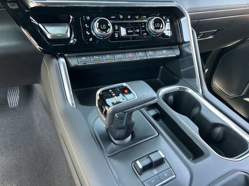 Used 2024 GMC Sierra 1500 Denali Ultimate AWD/4WD image 16