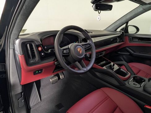 New 2026 Porsche Cayenne GTS AWD/4WD image 4
