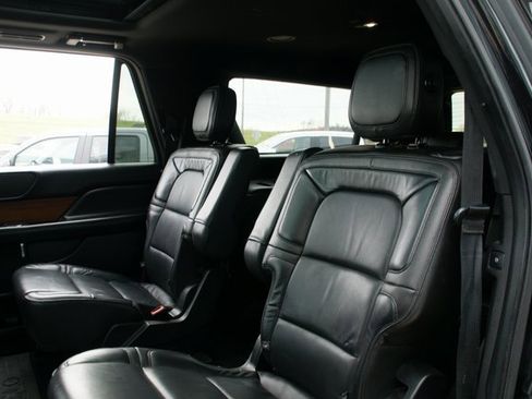 Used 2018 Lincoln Navigator L Select image 27