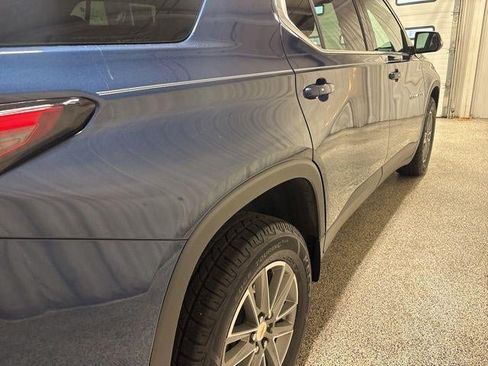 Used 2023 Chevrolet Traverse LT FWD image 10