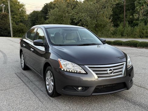 Used 2014 Nissan Sentra SV image 1