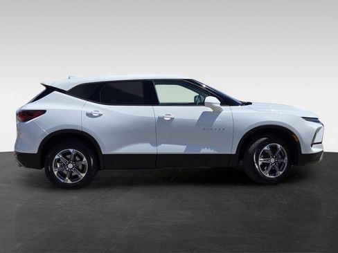 Used 2025 Chevrolet Blazer LT AWD/4WD image 4