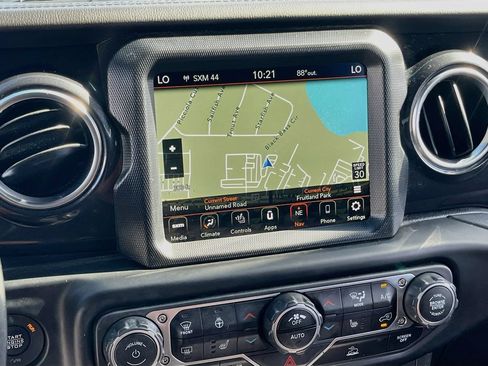 Used 2023 Jeep Wrangler Unlimited Sahara AWD/4WD image 13
