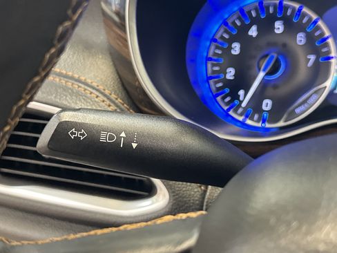 Used 2022 Chrysler Pacifica Pinnacle image 39