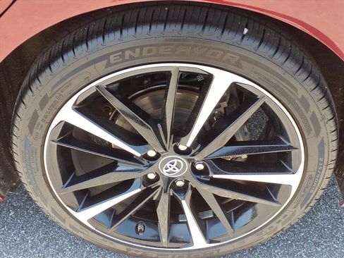 Used 2018 Toyota Camry XSE FWD image 11